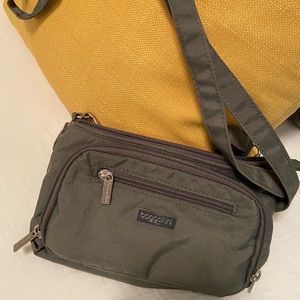 👛Baggallini crossbody👛